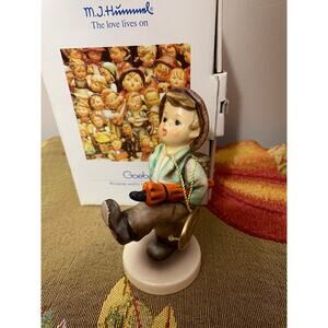 Vintage Goebel Hummel "Globe Trotter” Figurine With Box